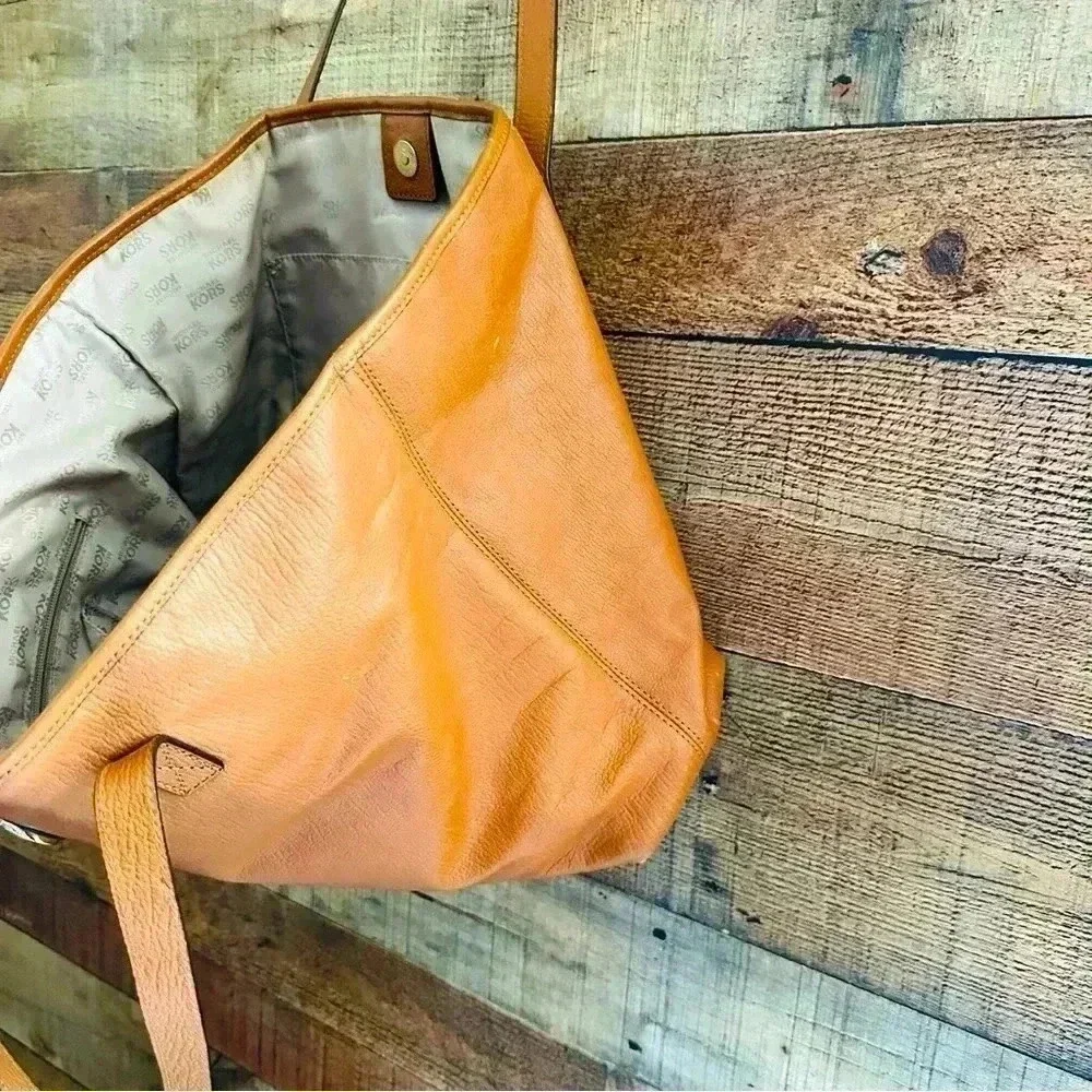 Micheal Kors Large Leather Tote